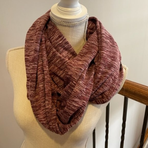 Travel Infinity Pocket Scarf with zip pocket - Picture 2 of 6